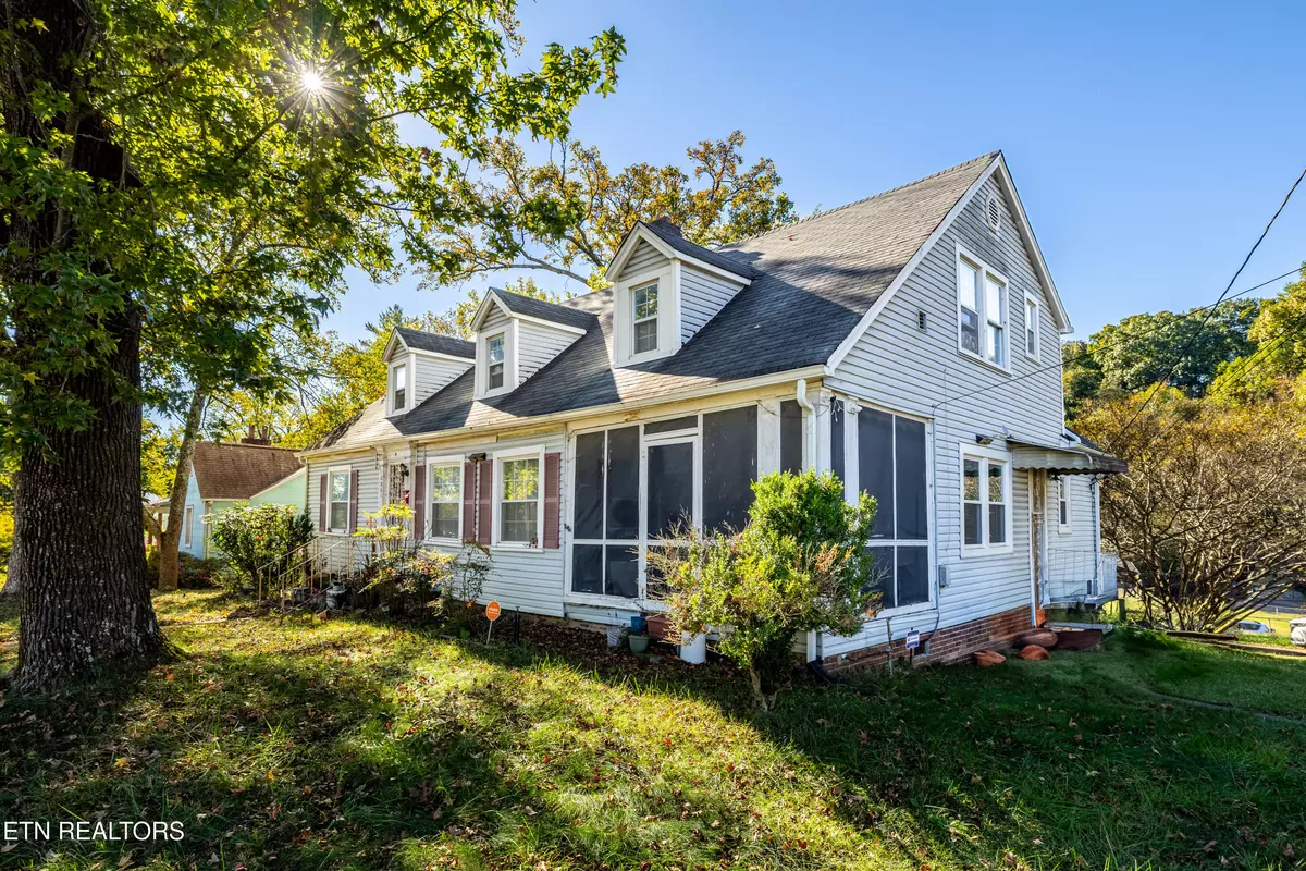 Knoxville, TN 37914,2861 Woodbine Ave