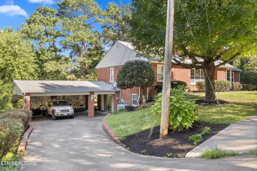 941 Rosedale Ave, Kingston, TN 37763