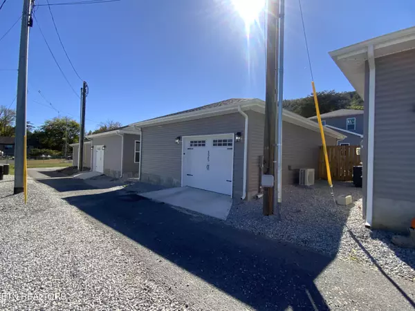 Rocky Top, TN 37769,325 7Th St