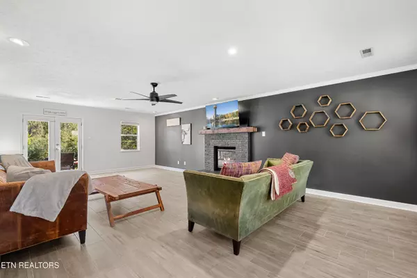 Powell, TN 37849,8223 Jack Russell CT