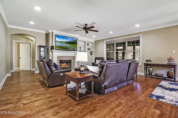 Crossville, TN 38558,275 Forest Hill DR