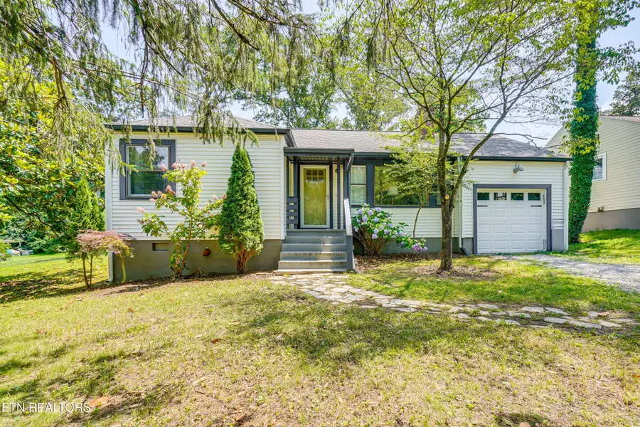 2316 Park Blvd, Knoxville, TN 37917