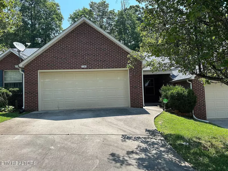 5240 Avery Woods LN, Knoxville, TN 37921