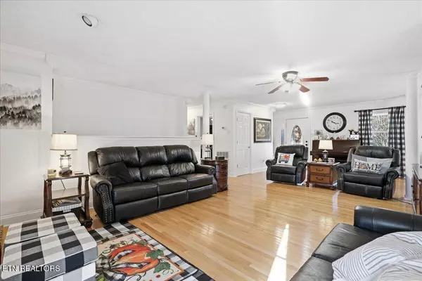 Powell, TN 37849,4924 Emory Rd