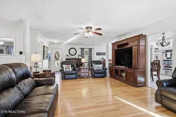 Powell, TN 37849,4924 Emory Rd