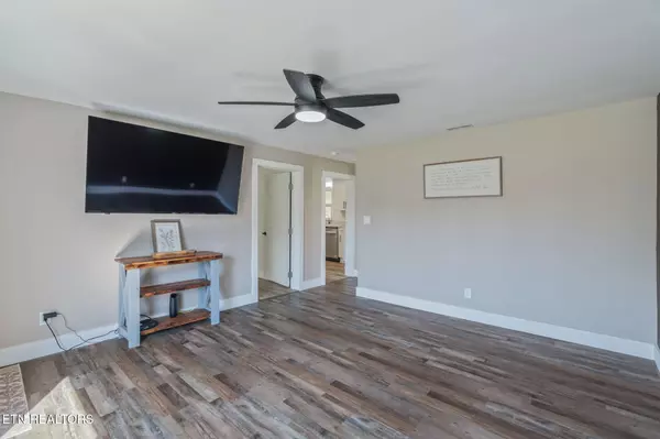 Loudon, TN 37774,19123 Steekee Road Rd