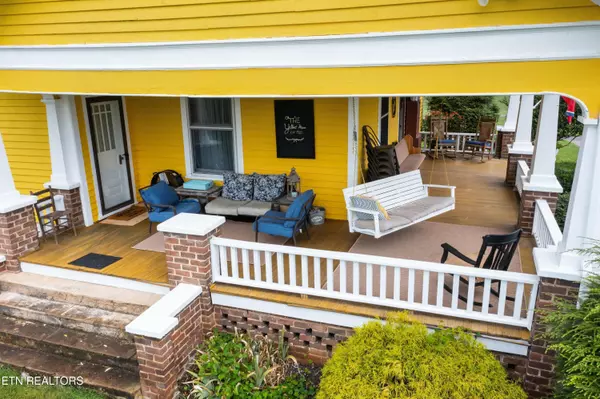 Dandridge, TN 37725,1014 Hillview DR