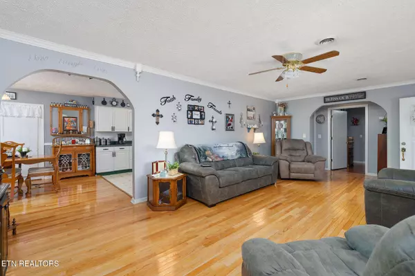 Middlesboro, KY 40965,4921 CUMBERLAND Ave