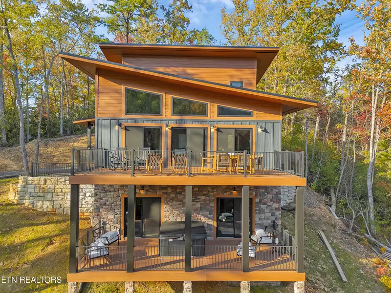 2671 Switchback Way, Cosby, TN 37722