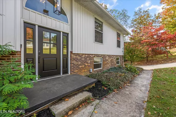 Knoxville, TN 37932,1416 Live Oak CIR