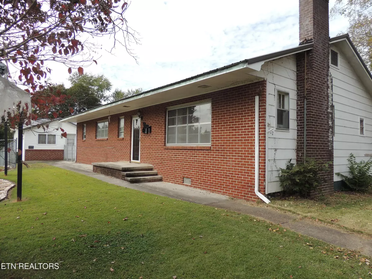 Lenoir City, TN 37771,902 C St