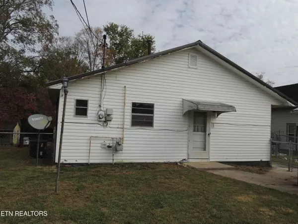 Lenoir City, TN 37771,902 C St