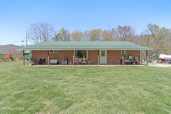 181 Mullins Lane, Sunbright, TN 37872