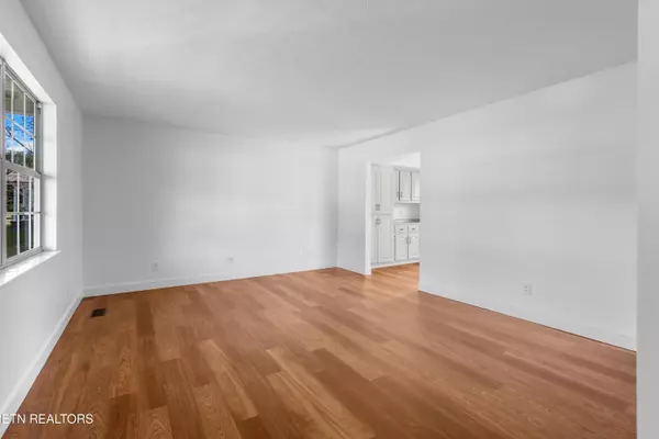 Jacksboro, TN 37757,317 Indian Mound CIR