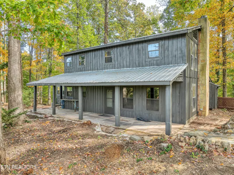 1012 Freda LN, Friendsville, TN 37737