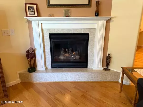 Crossville, TN 38558,204 Lakeview DR