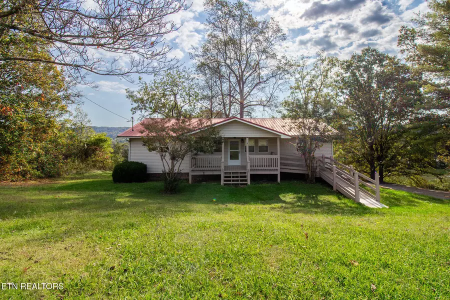 1642 Charles G Seivers Blvd, Clinton, TN 37716