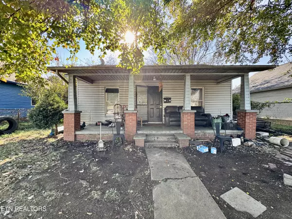 Knoxville, TN 37917,2304 Chipman St