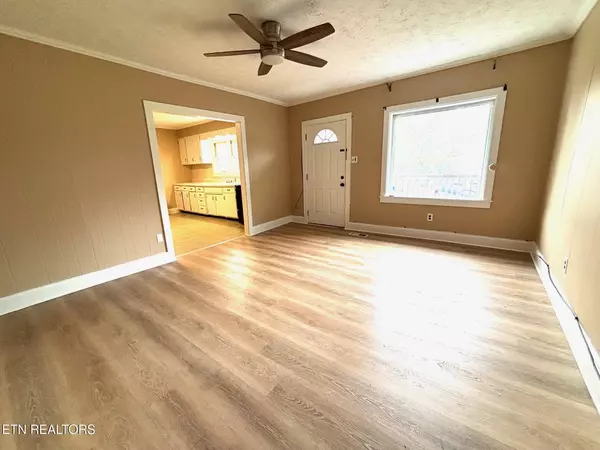 Corryton, TN 37721,7005 Washington PIKE #A