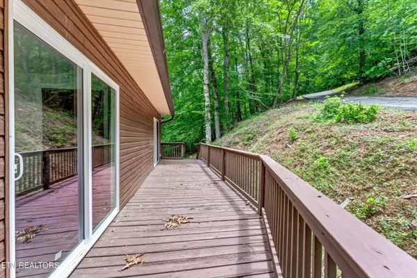 Rockwood, TN 37854,198 Peninsula DR