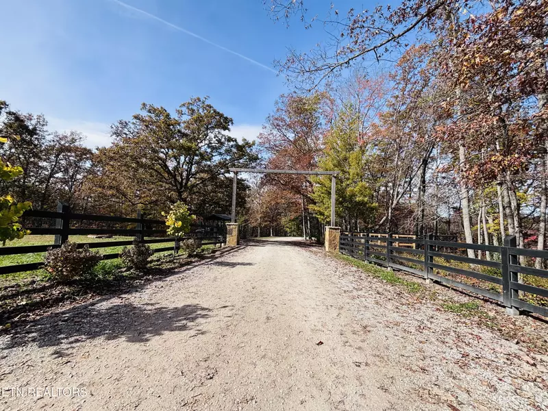 Stonecipher CT, Robbins, TN 37852