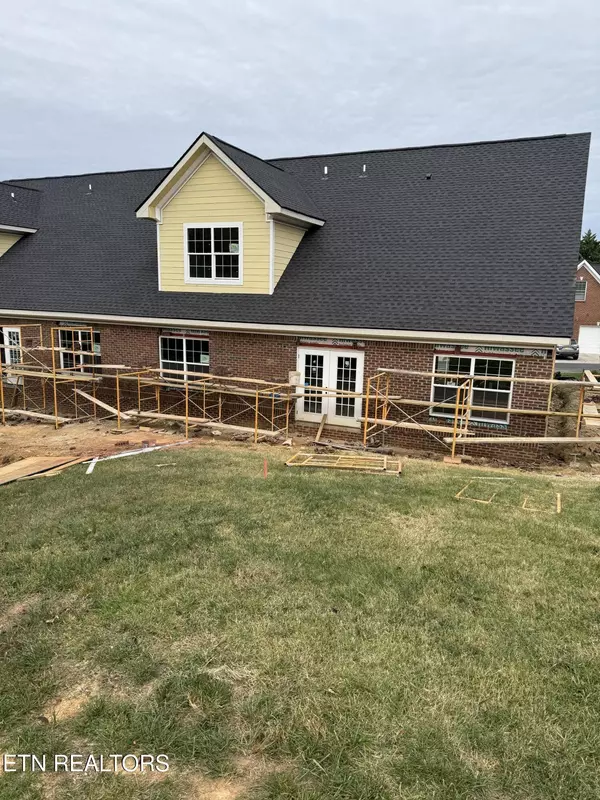 Knoxville, TN 37932,2389 Pauly Brook WAY