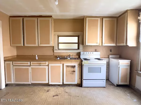 Athens, TN 37303,1202 Georgia Ave