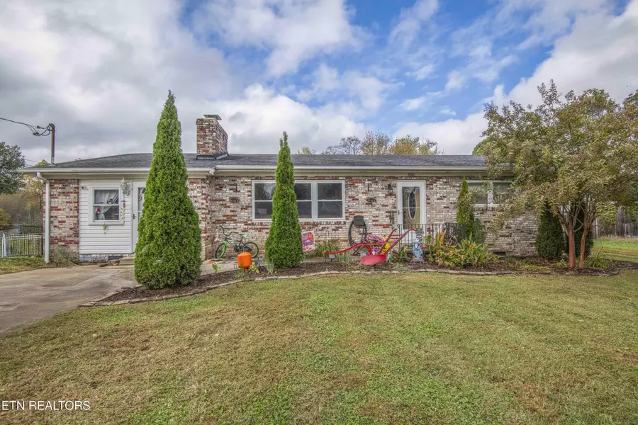 3301 Knox LN, Knoxville, TN 37917