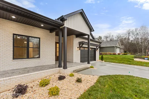 Loudon, TN 37774,171 Tsuhdatsi WAY