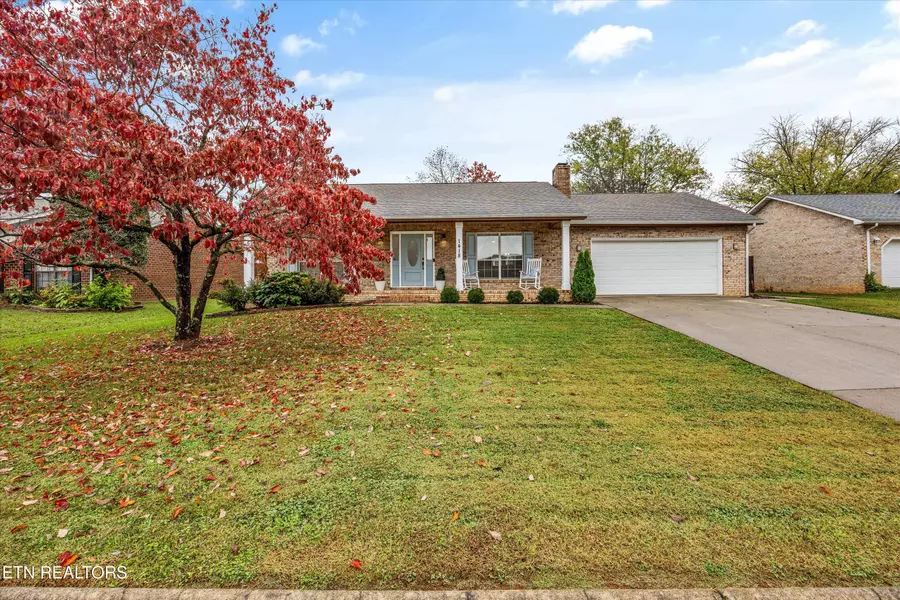 1418 Peabody DR, Maryville, TN 37803