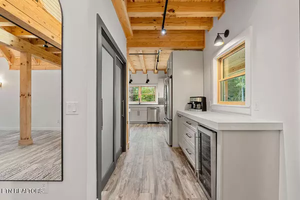 Sevierville, TN 37862,4406 Long Rifle Rd