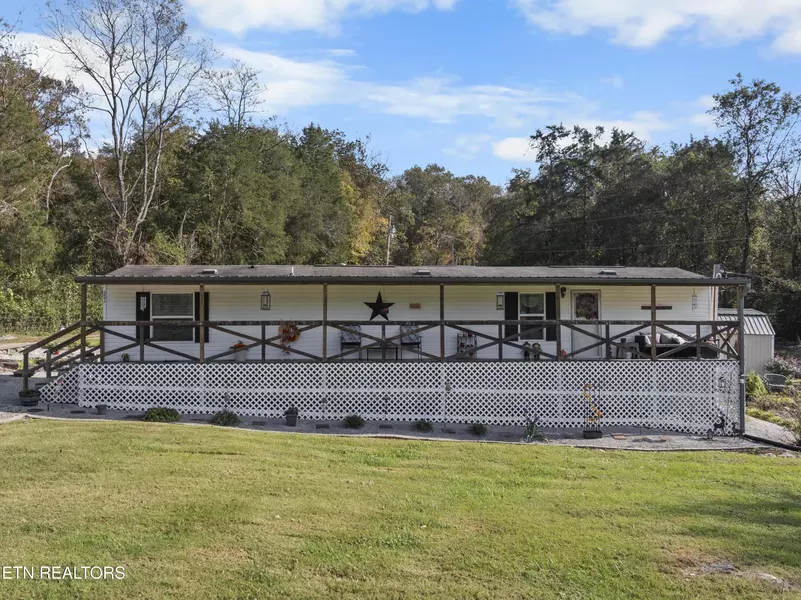 221 Sinnamon Ln, Rutledge, TN 37861