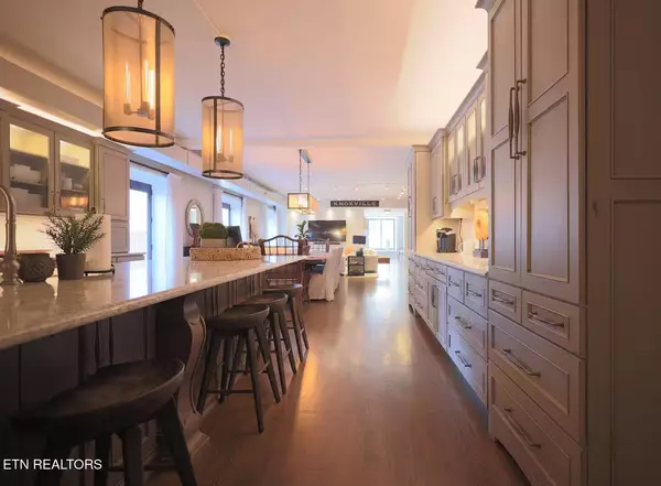 Knoxville, TN 37902,304 Gay St