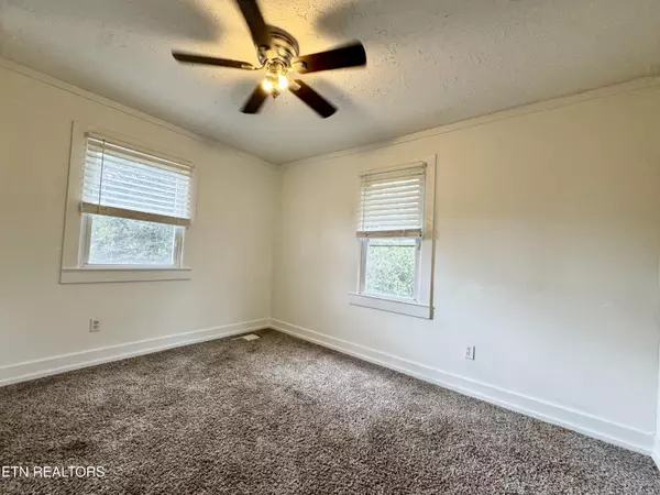 Knoxville, TN 37914,3213 Shields Ave