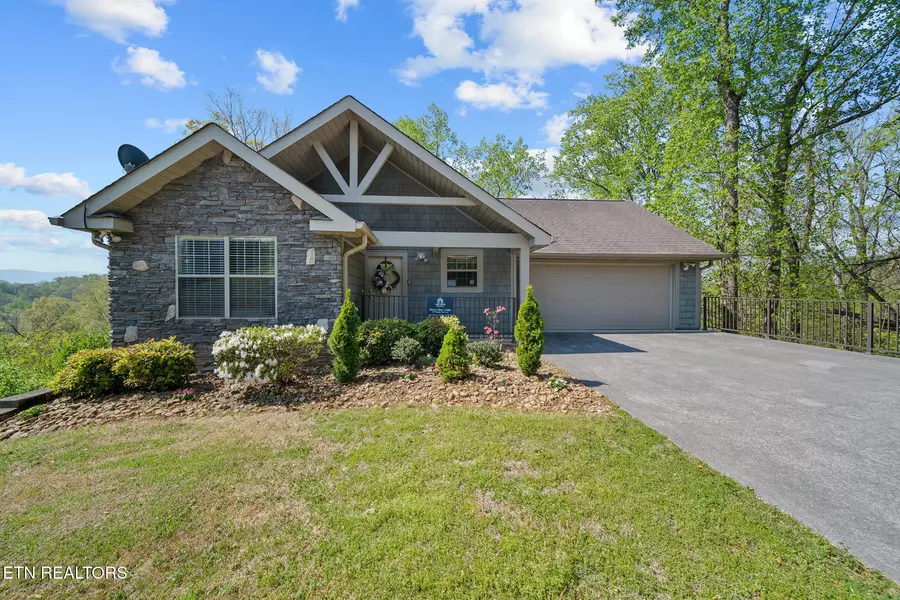 405 Maggie Mack Lane, Sevierville, TN 37862