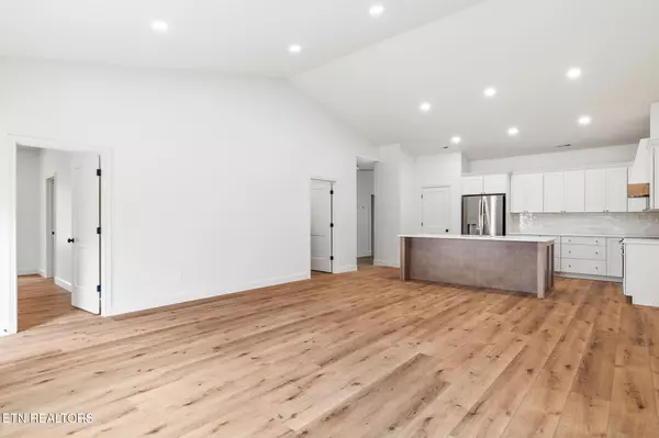 Clinton, TN 37716,111 Alpine DR