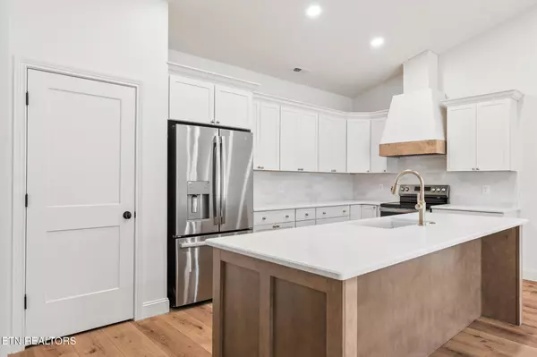 Clinton, TN 37716,111 Alpine DR