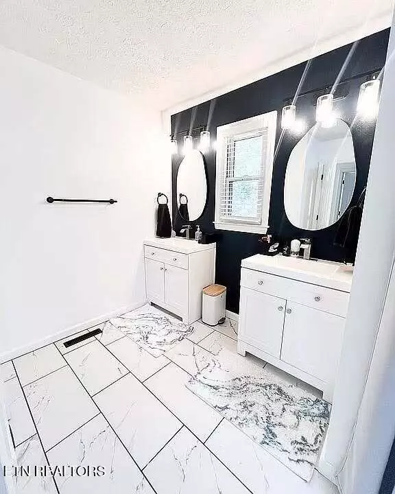 Knoxville, TN 37922,130 Durwood Rd #E