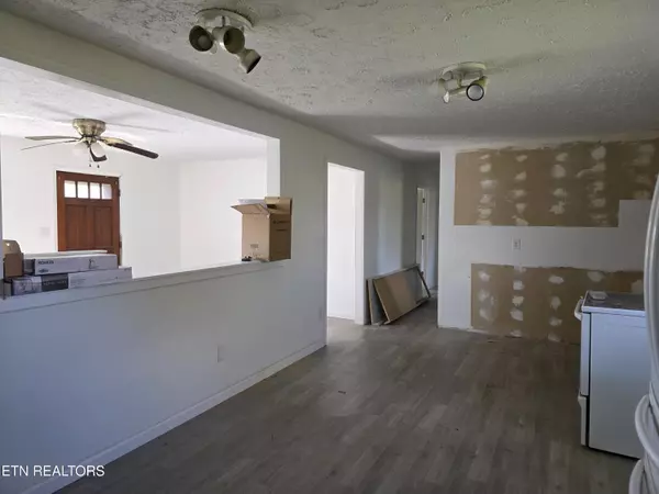 Spring City, TN 37381,277 Reids LN