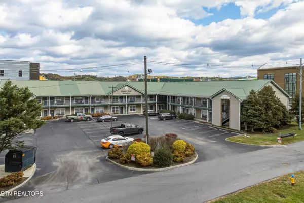 Pigeon Forge, TN 37863,2743 Colonial DR #109