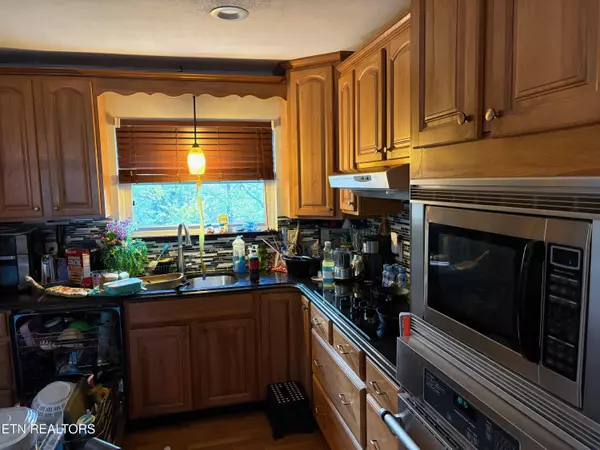 Oak Ridge, TN 37830,102 E Morningside DR