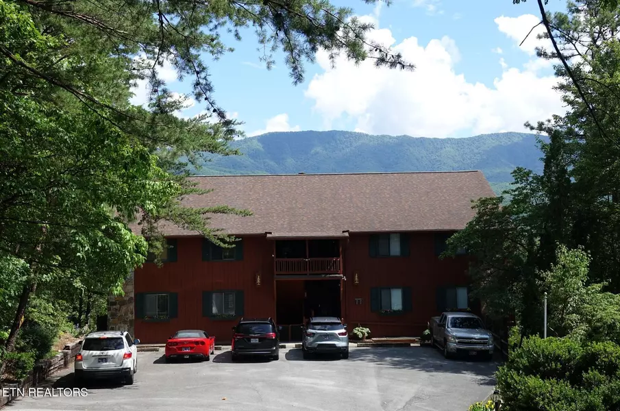 429 Deer Path LN #103, Gatlinburg, TN 37738