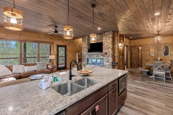 Sevierville, TN 37876,5276 Riversong WAY