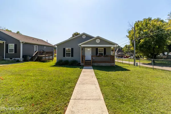 Knoxville, TN 37918,524 Midlake Drive Northeast DR