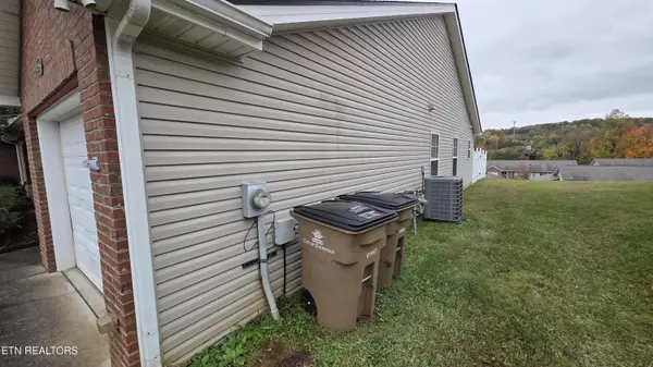 Knoxville, TN 37914,5216 Sinclair DR