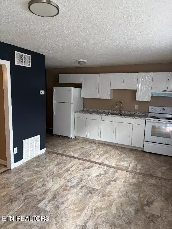 Knoxville, TN 37918,328 Dahlia DR #2