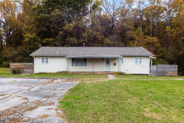 176 Hillside Rd, Oak Ridge, TN 37830