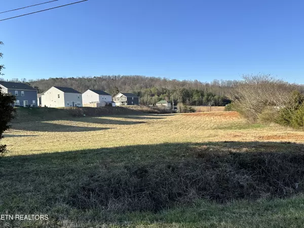 5R-2 Milldale Rd, Dandridge, TN 37725