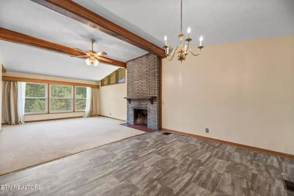 Knoxville, TN 37918,5013 Ridgemont DR