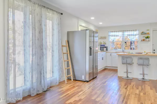 Oak Ridge, TN 37830,233 Benedict Ave